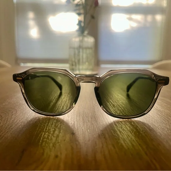 Banana Republic Sunglasses - Picture 1 of 6